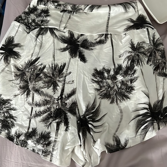 Vermilli - Picture 3 of 9